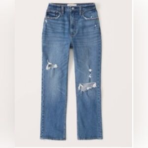 Abercrombie & Fitch Ultra High Rise Straight Ankle Jean